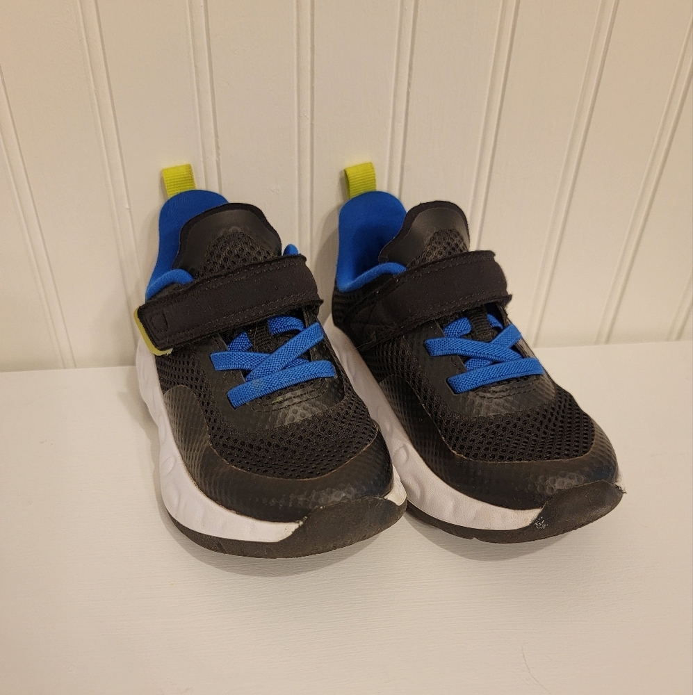 All In Motion Toddler Sneaker